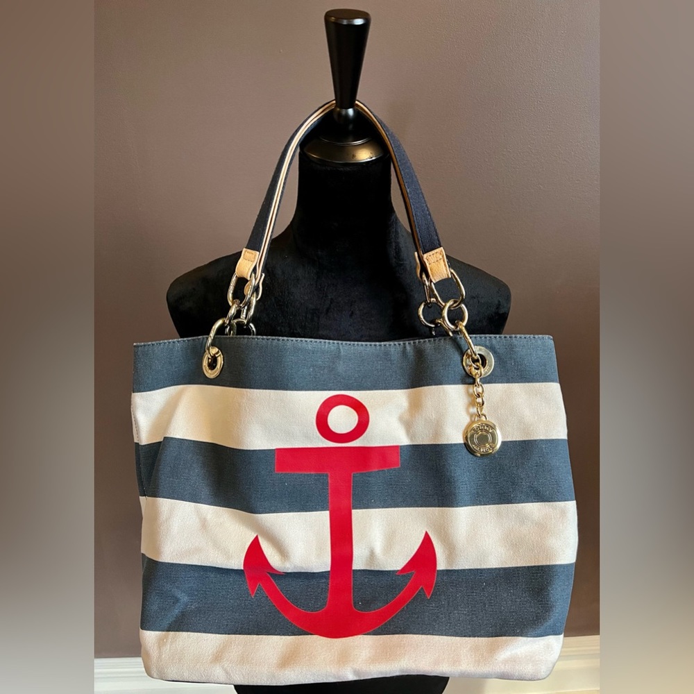 Pre-Owned Tommy Hilfiger Tote